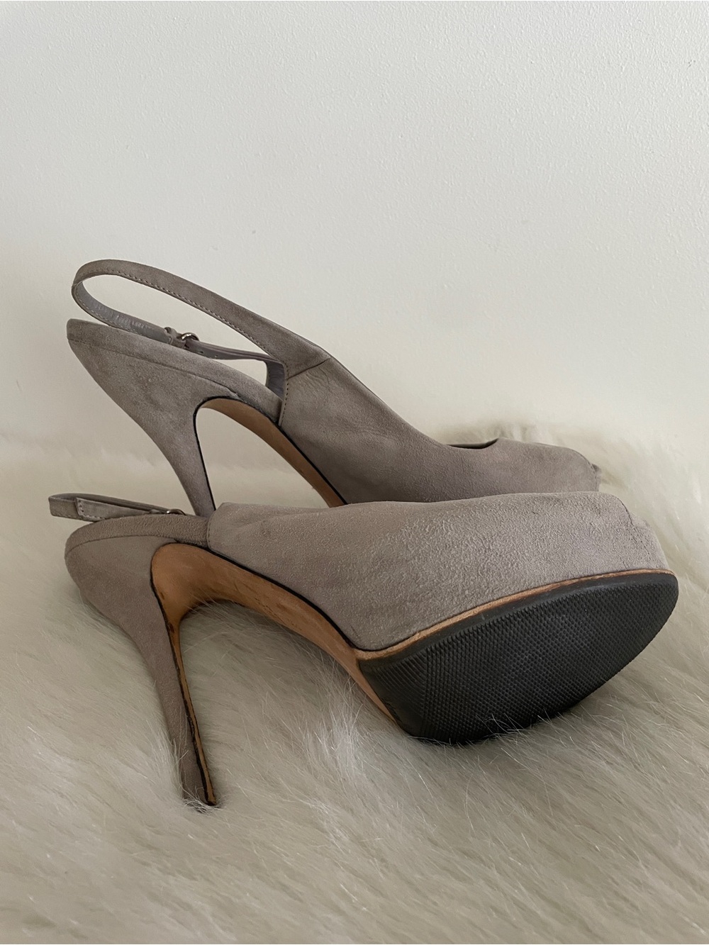 Gucci Sofia Suede Peep Open Toe Slingback Heels Gray 38 Eu